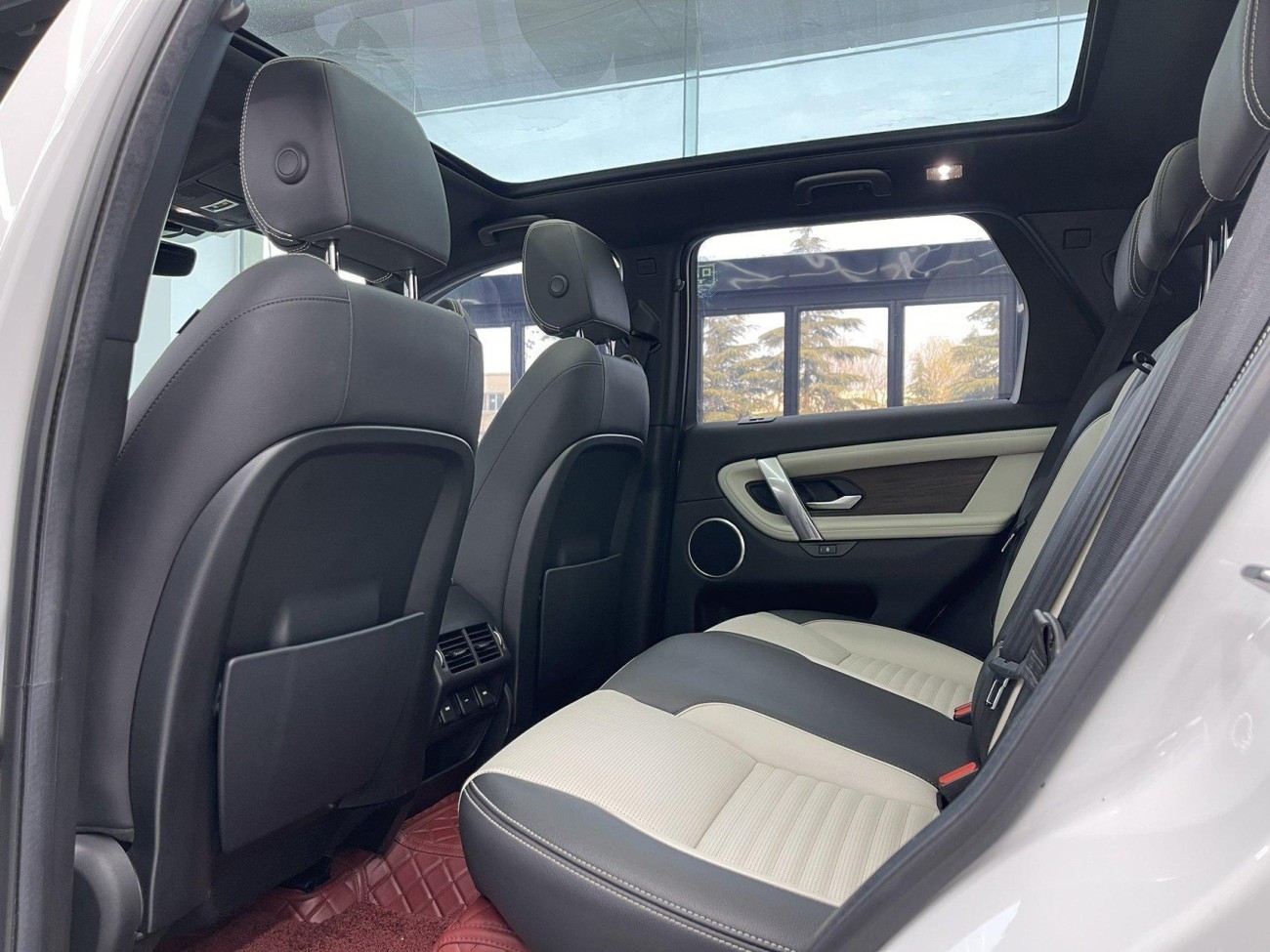 Land Rover Discovery Sport 2021