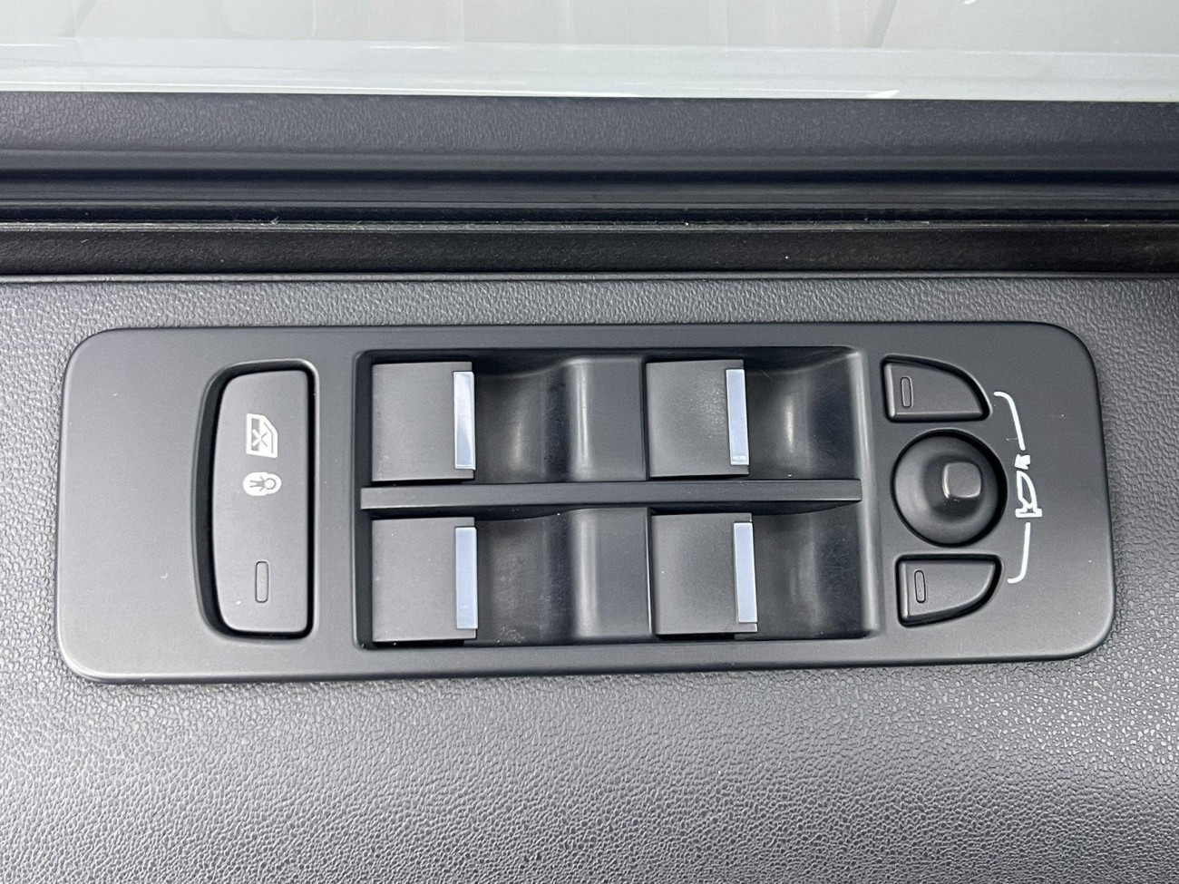 Land Rover Discovery Sport 2021