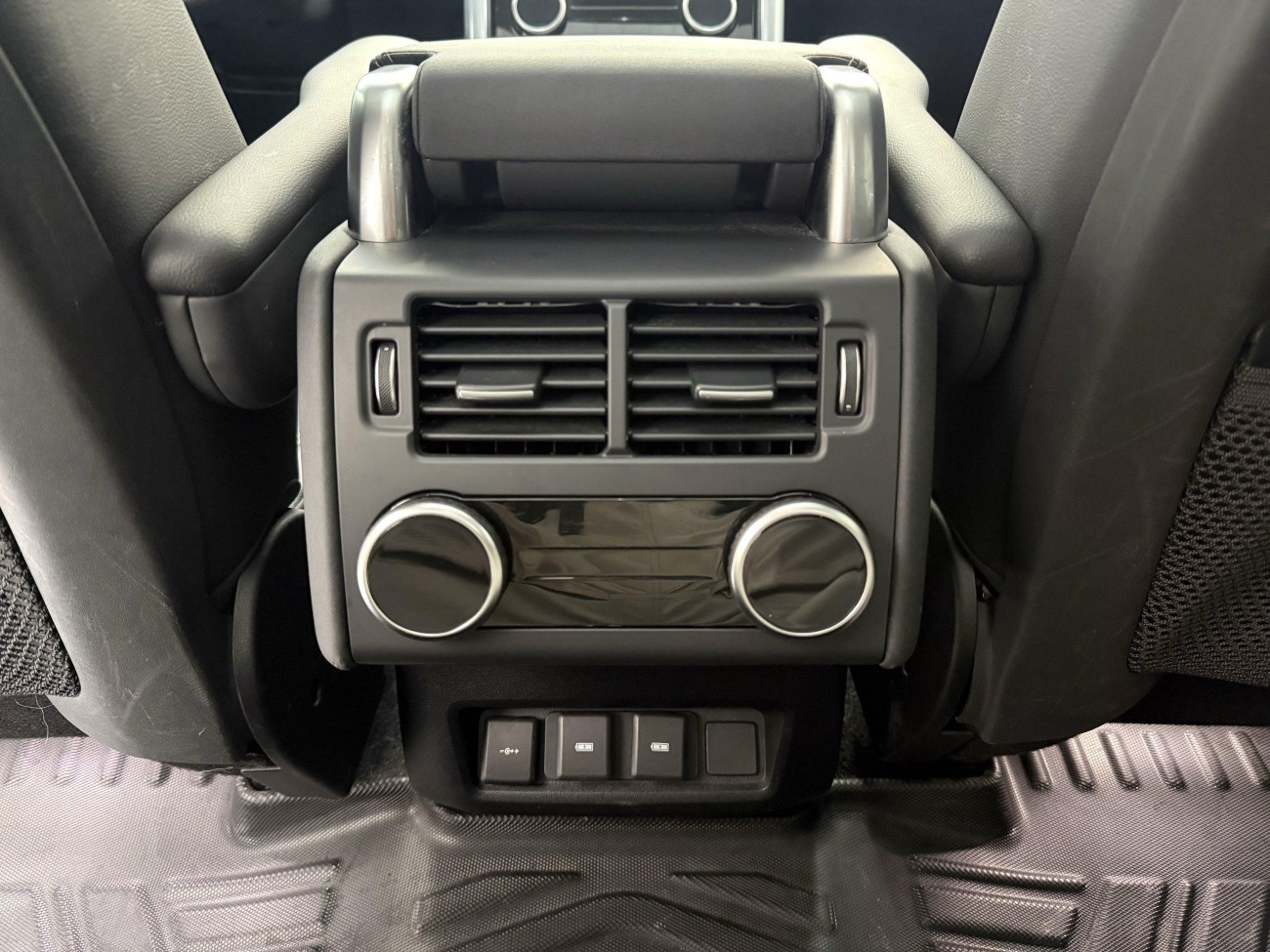 Land Rover Discovery 2024