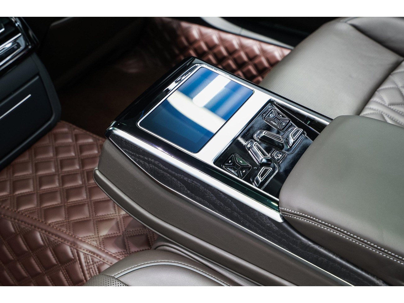 Audi A8L 50 TFSI 2024