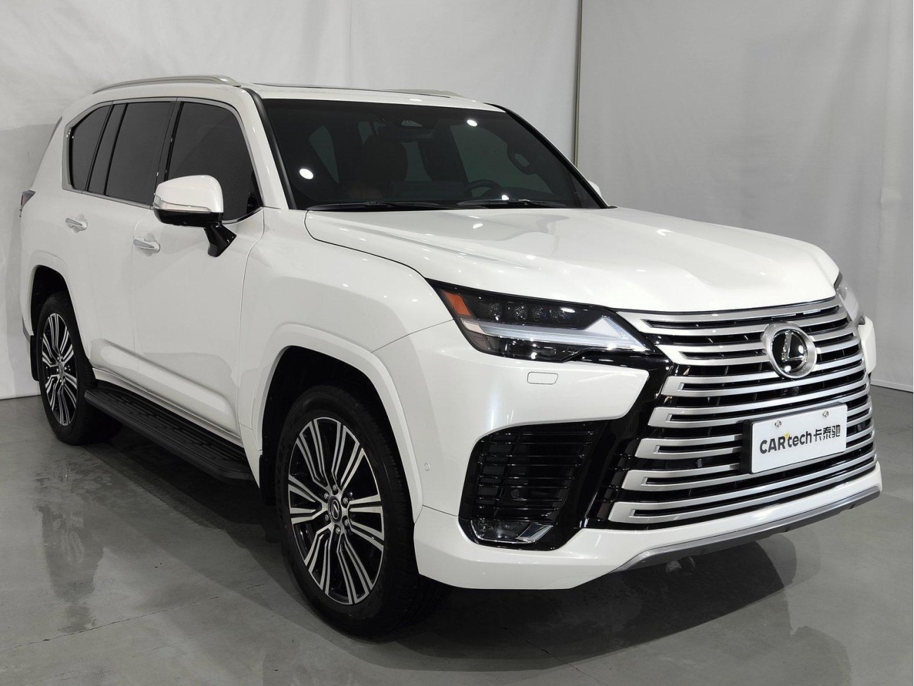 Lexus LX 700h 2025