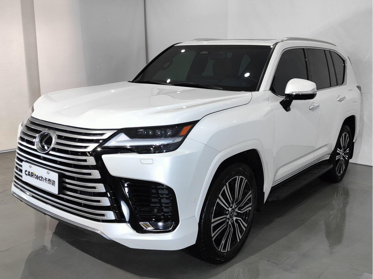 Lexus LX 700h 2025