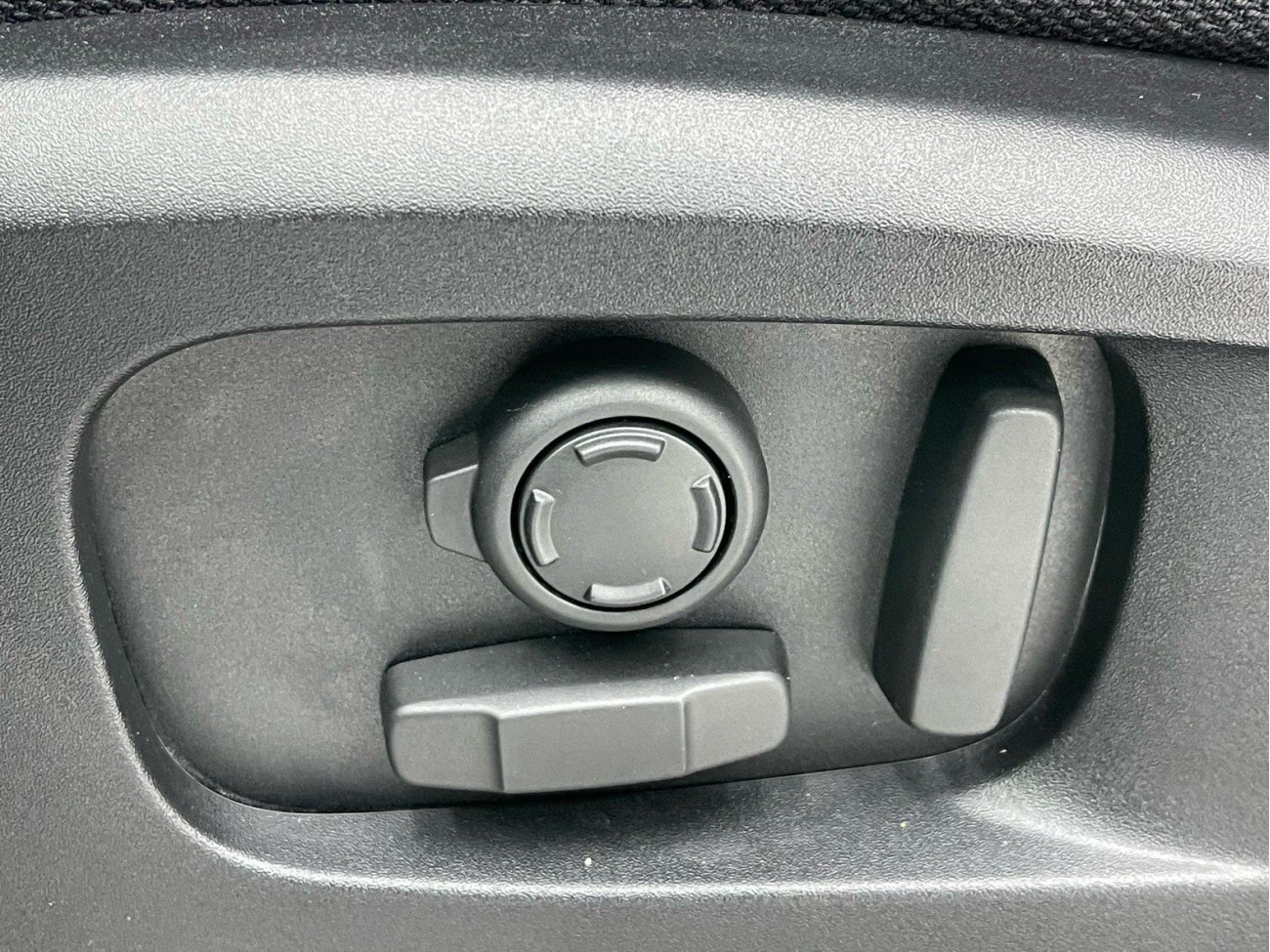 Land Rover Defender 2021