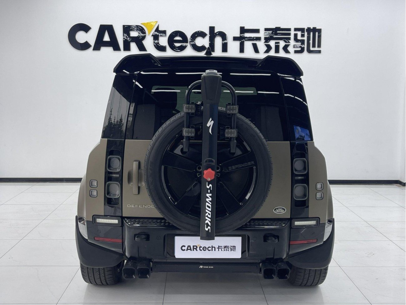 Land Rover Defender 2021