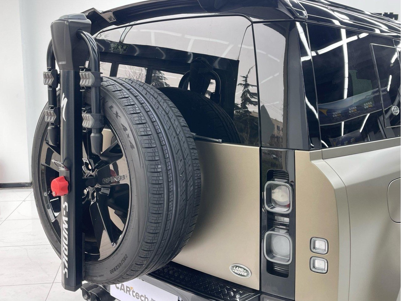 Land Rover Defender 2021