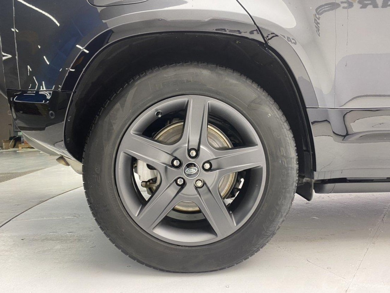 Land Rover Defender 2023