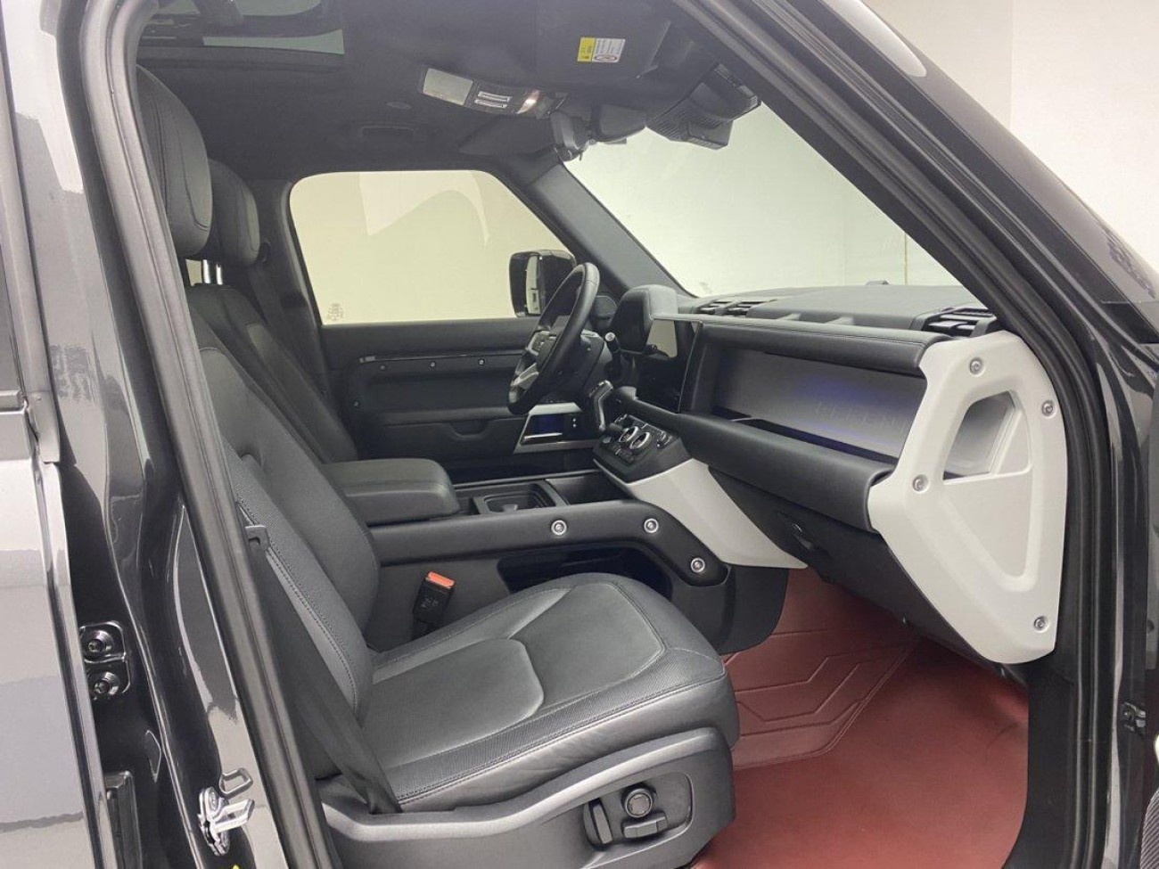 Land Rover Defender 2023