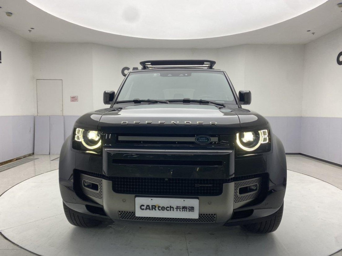 Land Rover Defender 2023