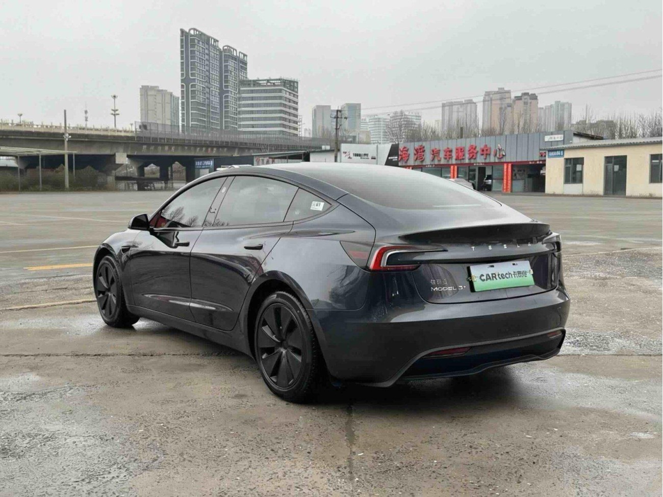 Tesla Model 3 2024