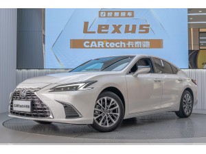 Lexus ES 200 2025