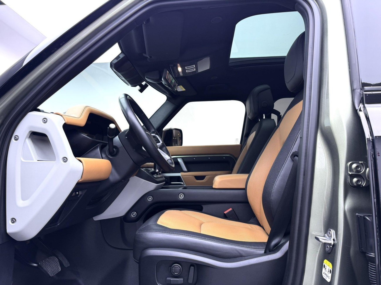 Land Rover Defender 2023