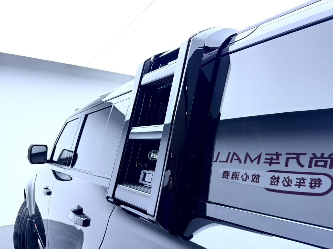 Land Rover Defender 2023