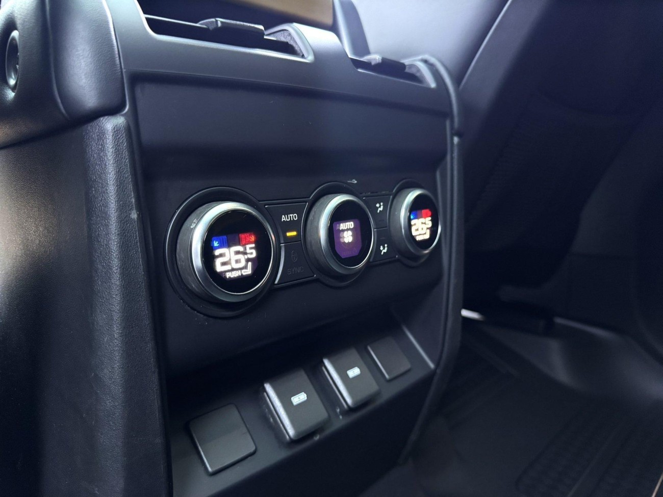 Land Rover Defender 2023