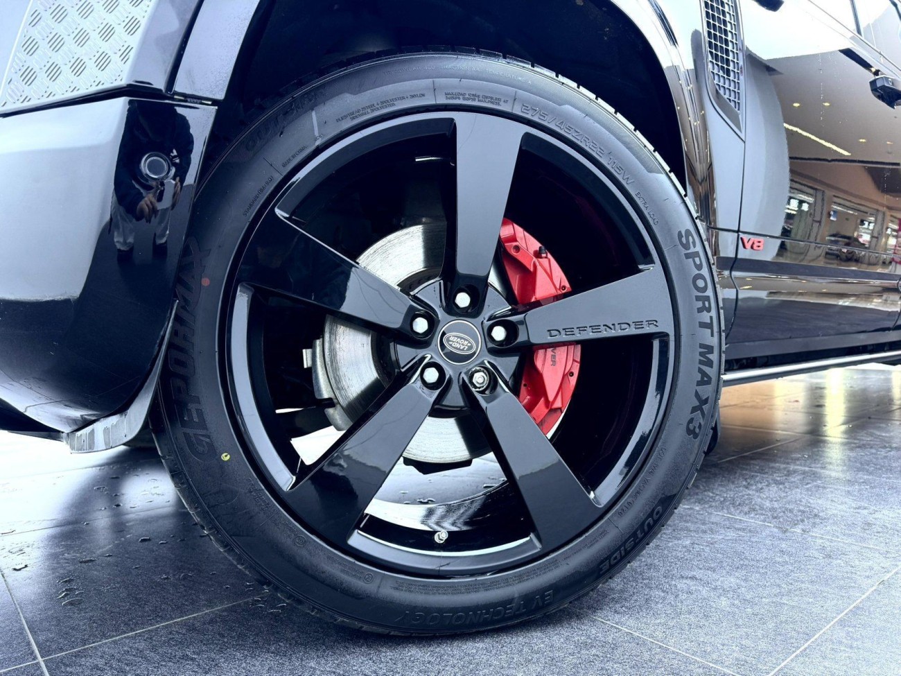 Land Rover Defender 2023