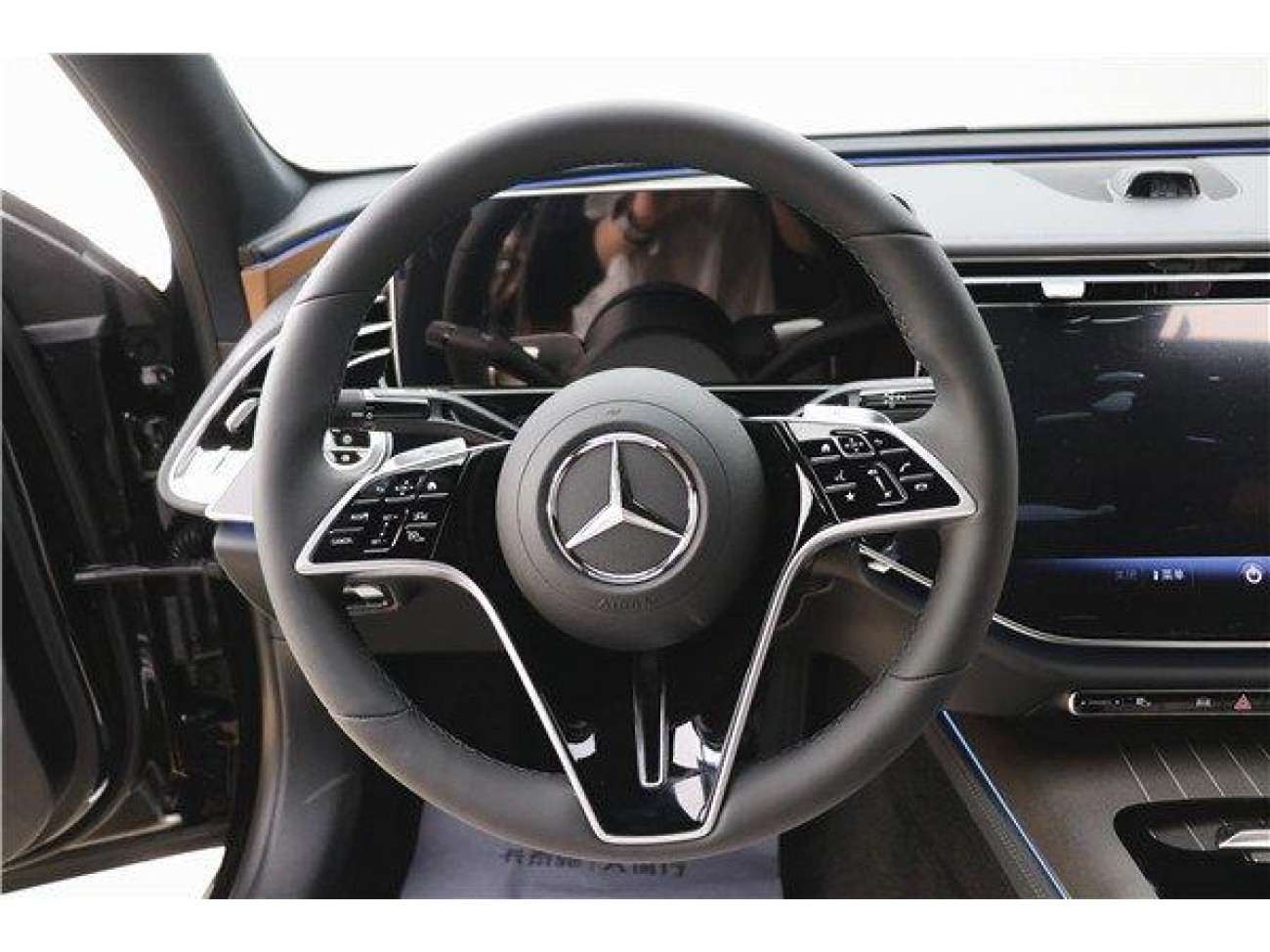 Mercedes-Benz E 300 L 2026