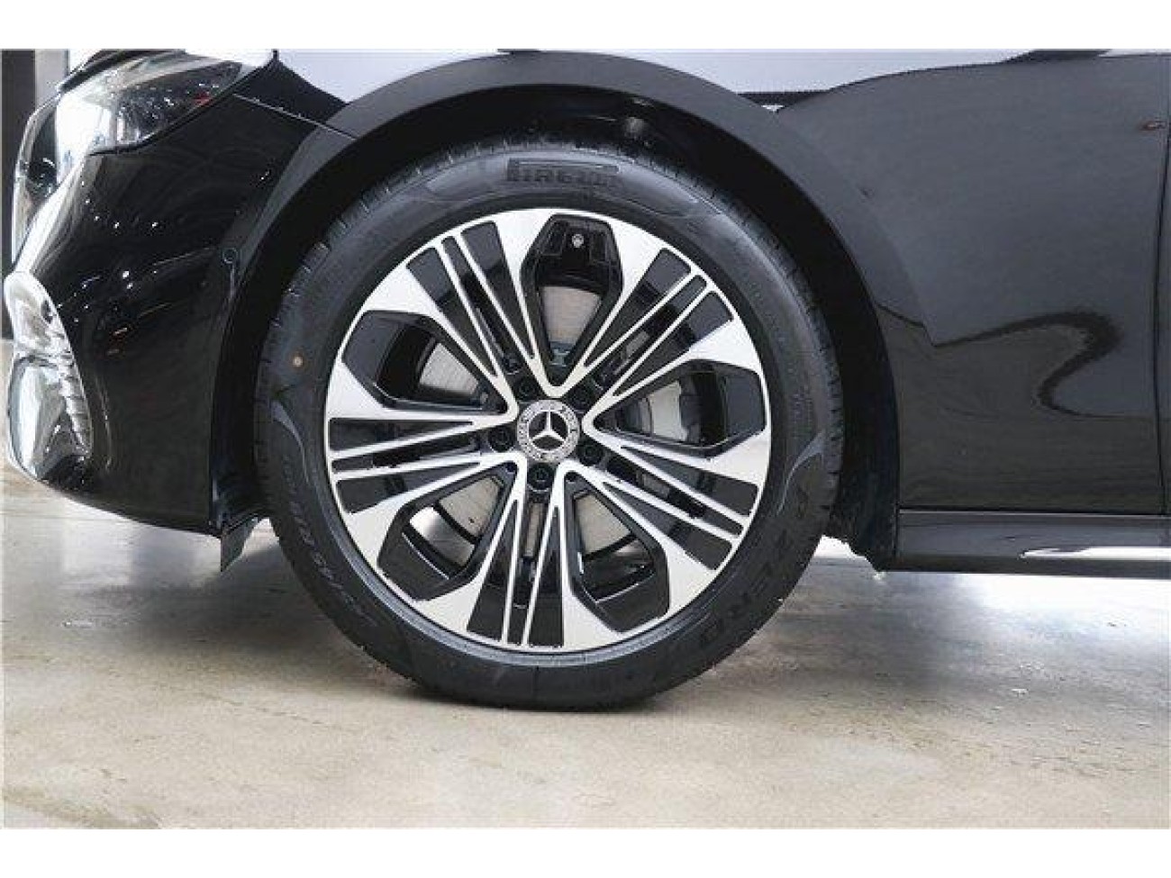 Mercedes-Benz E 300 L 2026