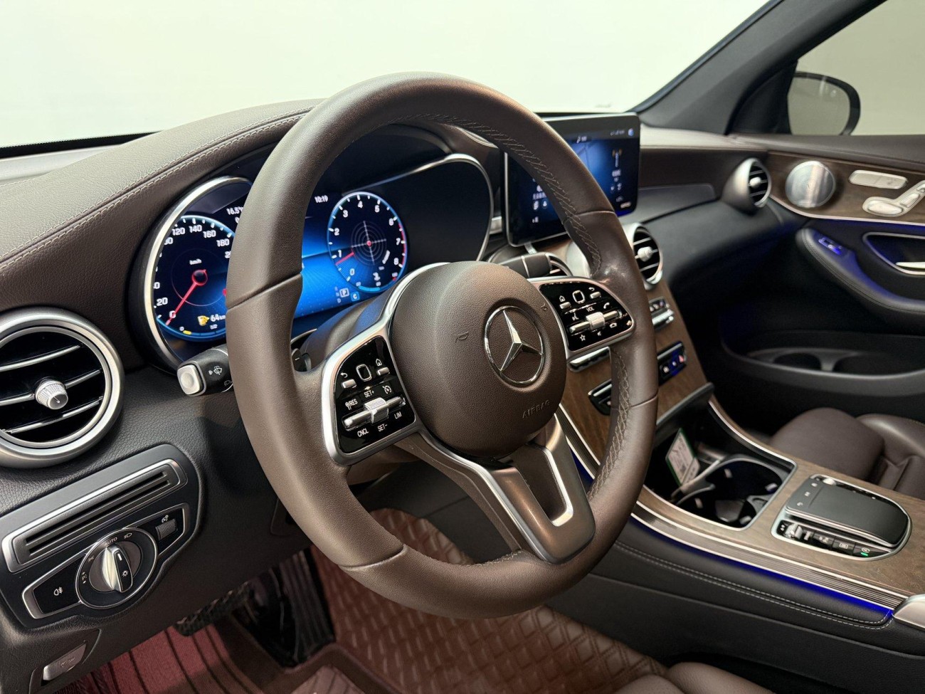 Mercedes-Benz GLC 260 L 2020