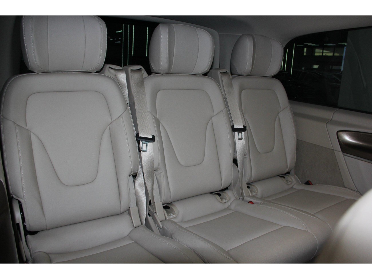 Mercedes-Benz V 2023