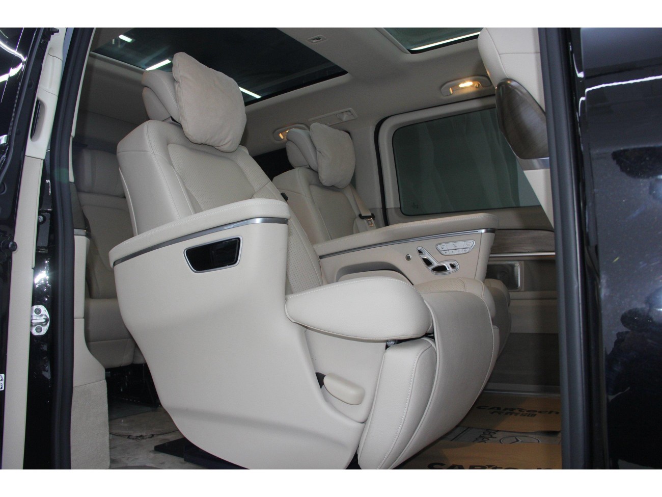 Mercedes-Benz V 2023