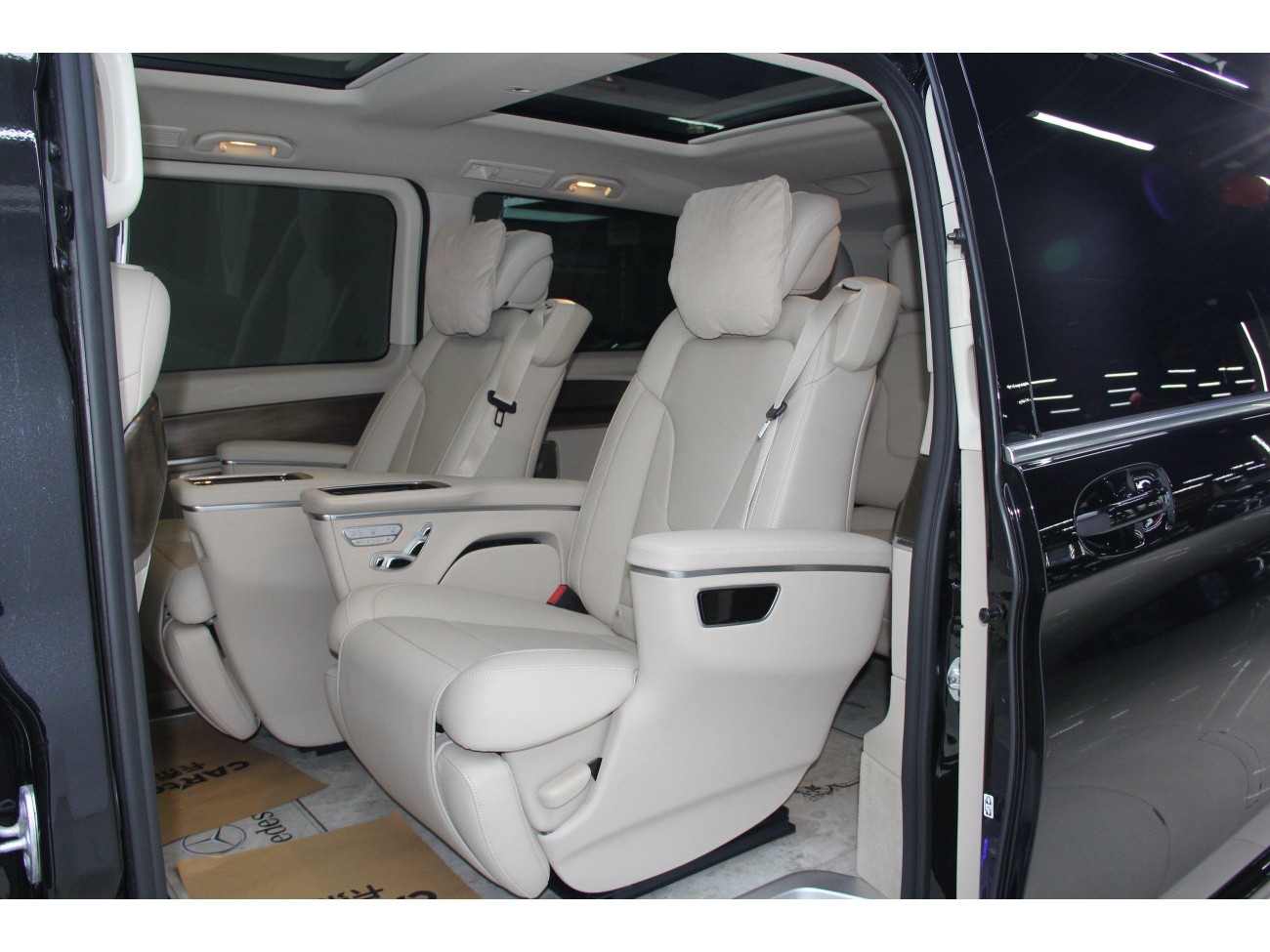 Mercedes-Benz V 2023