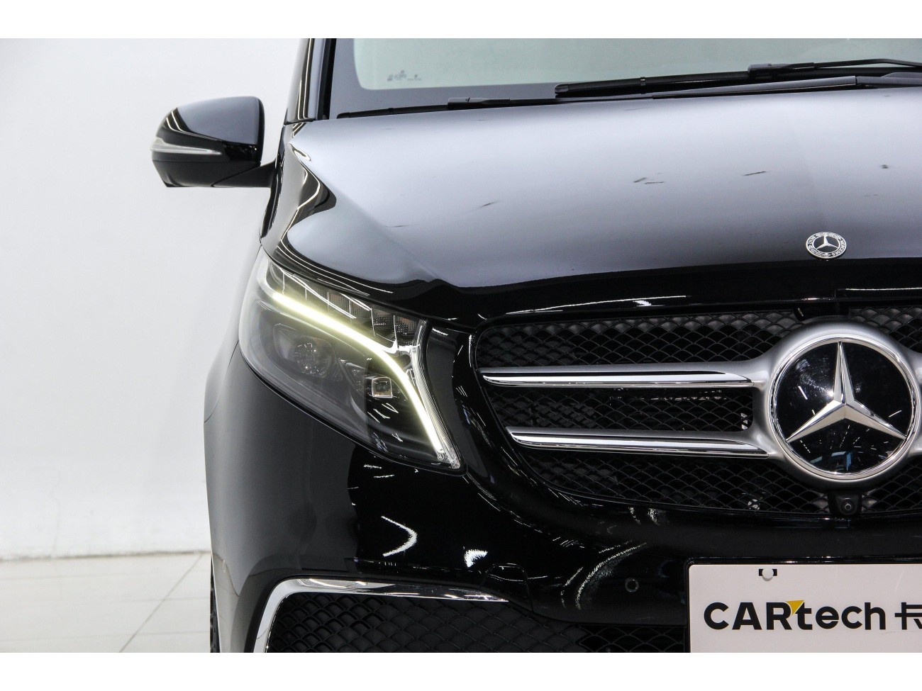 Mercedes-Benz V 2023