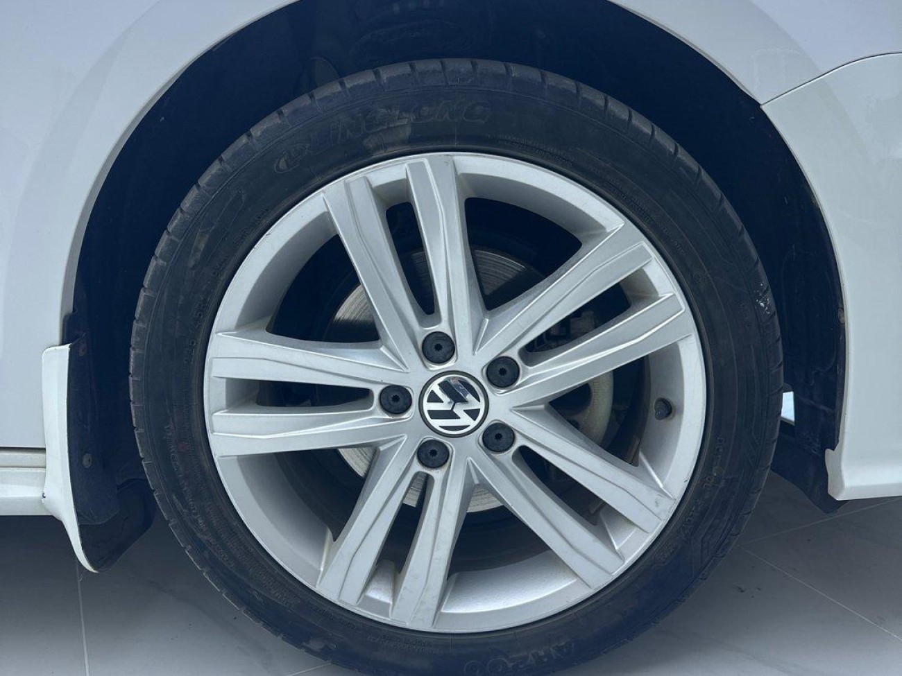 Volkswagen Sagitar 2019