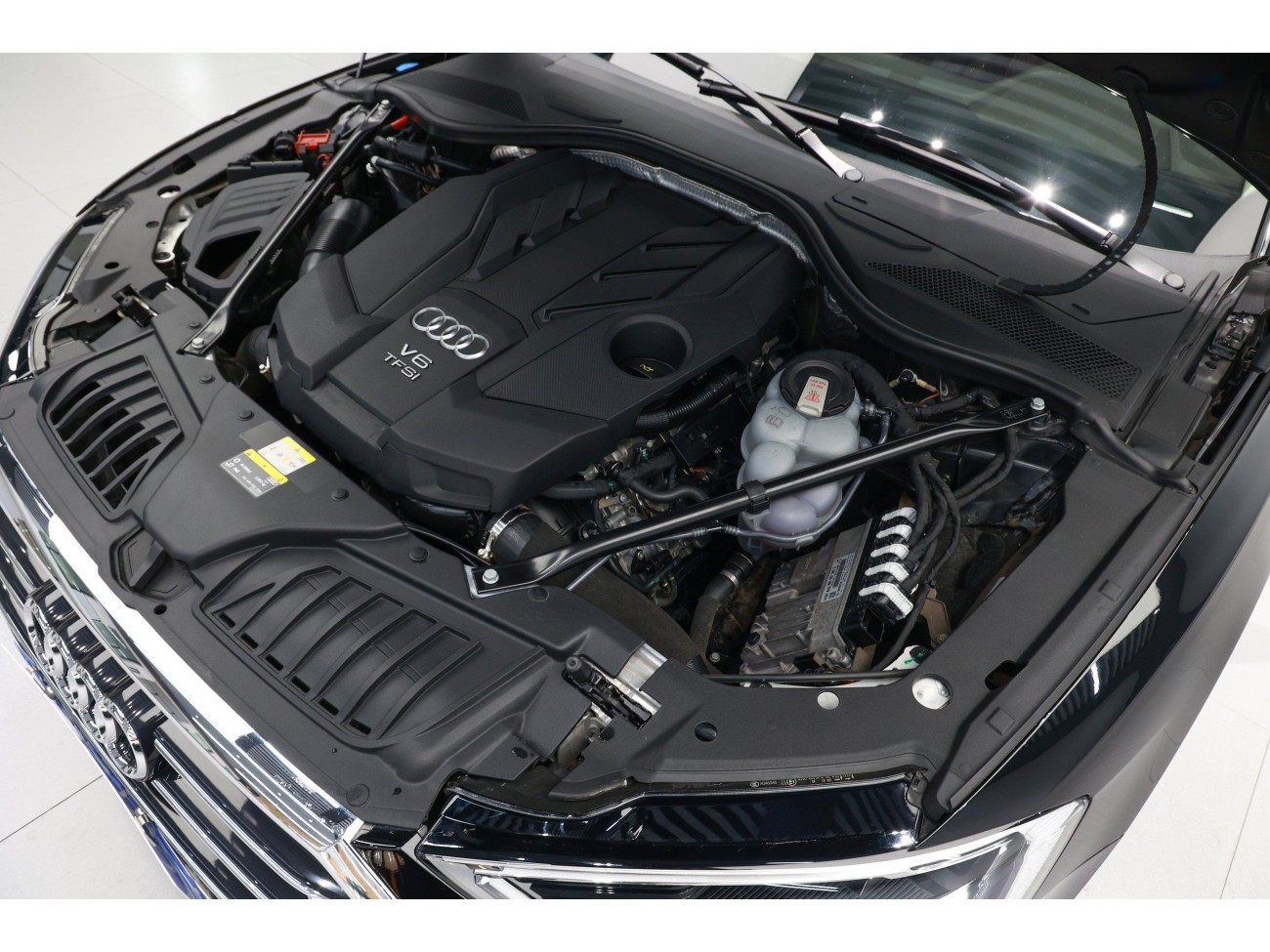 Audi A8L 50 TFSI 2022
