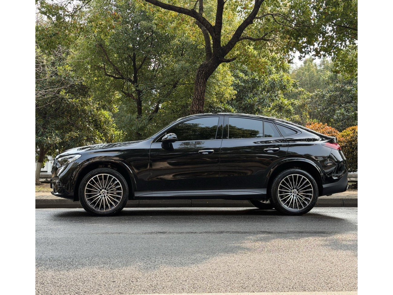 Mercedes-Benz GLC 300 4MATIC 2025