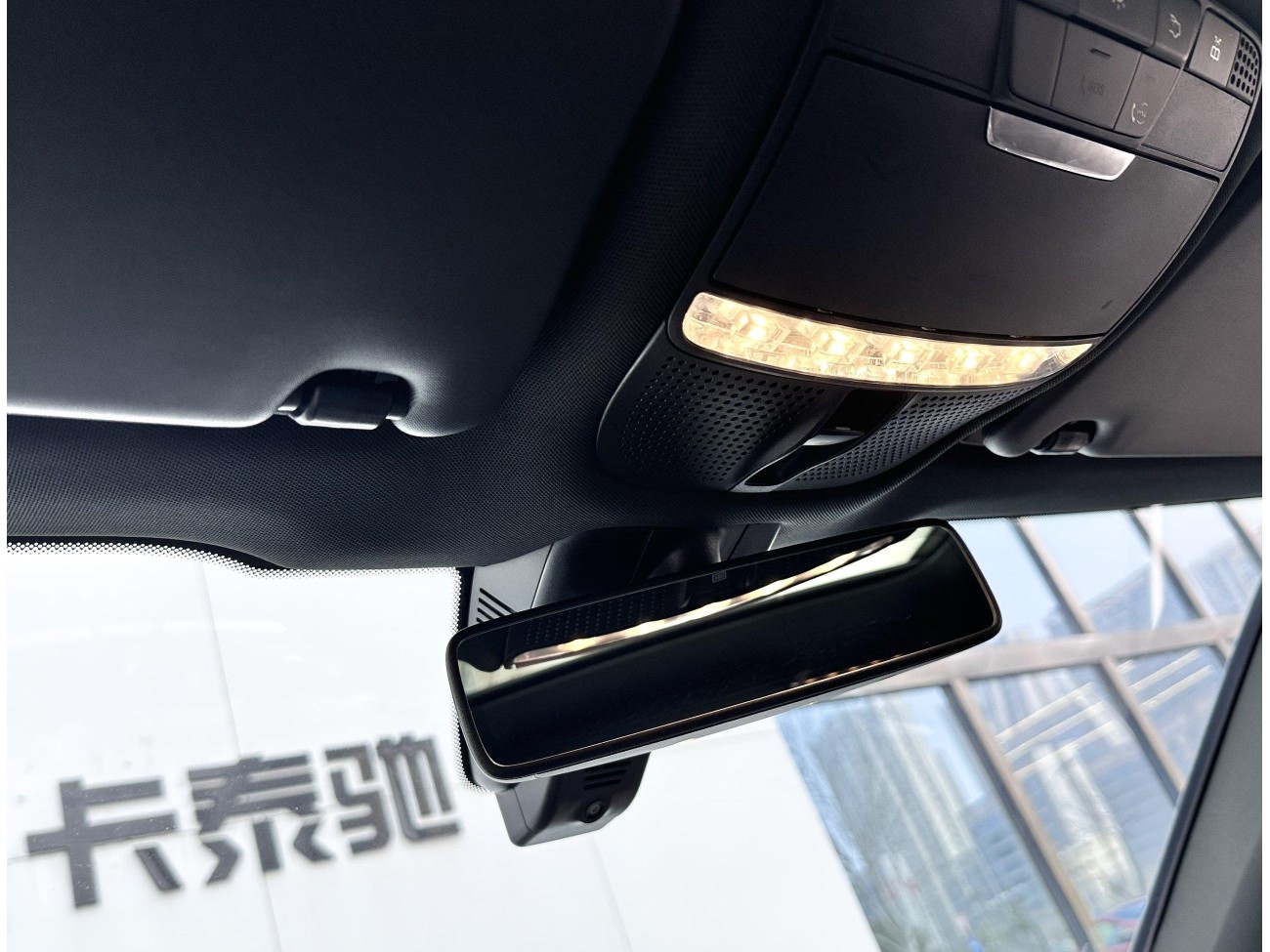 Mercedes-Benz GLC 260 L 2021