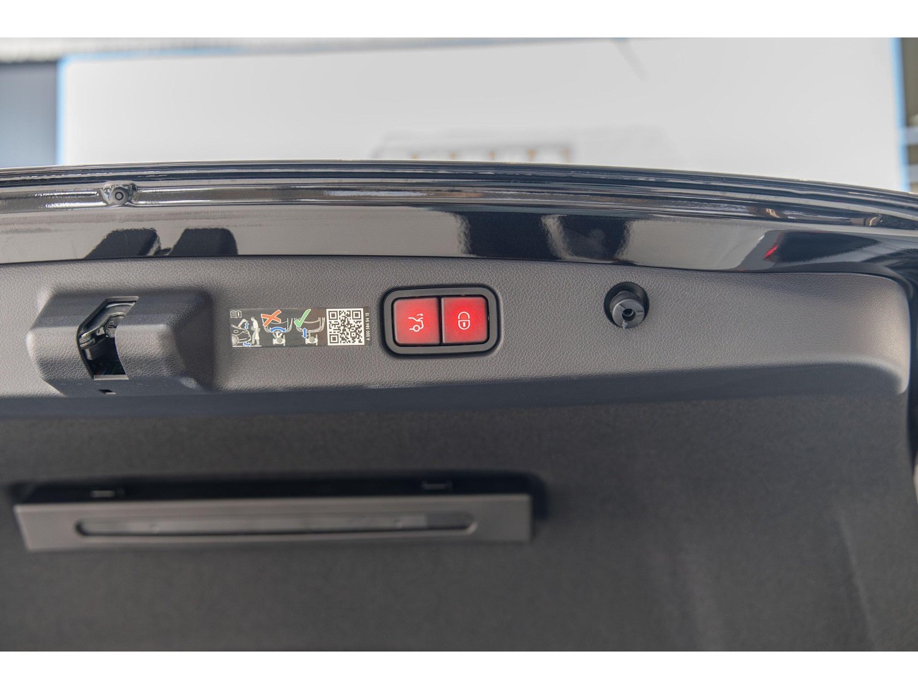 Mercedes-Benz E 350 e 2025