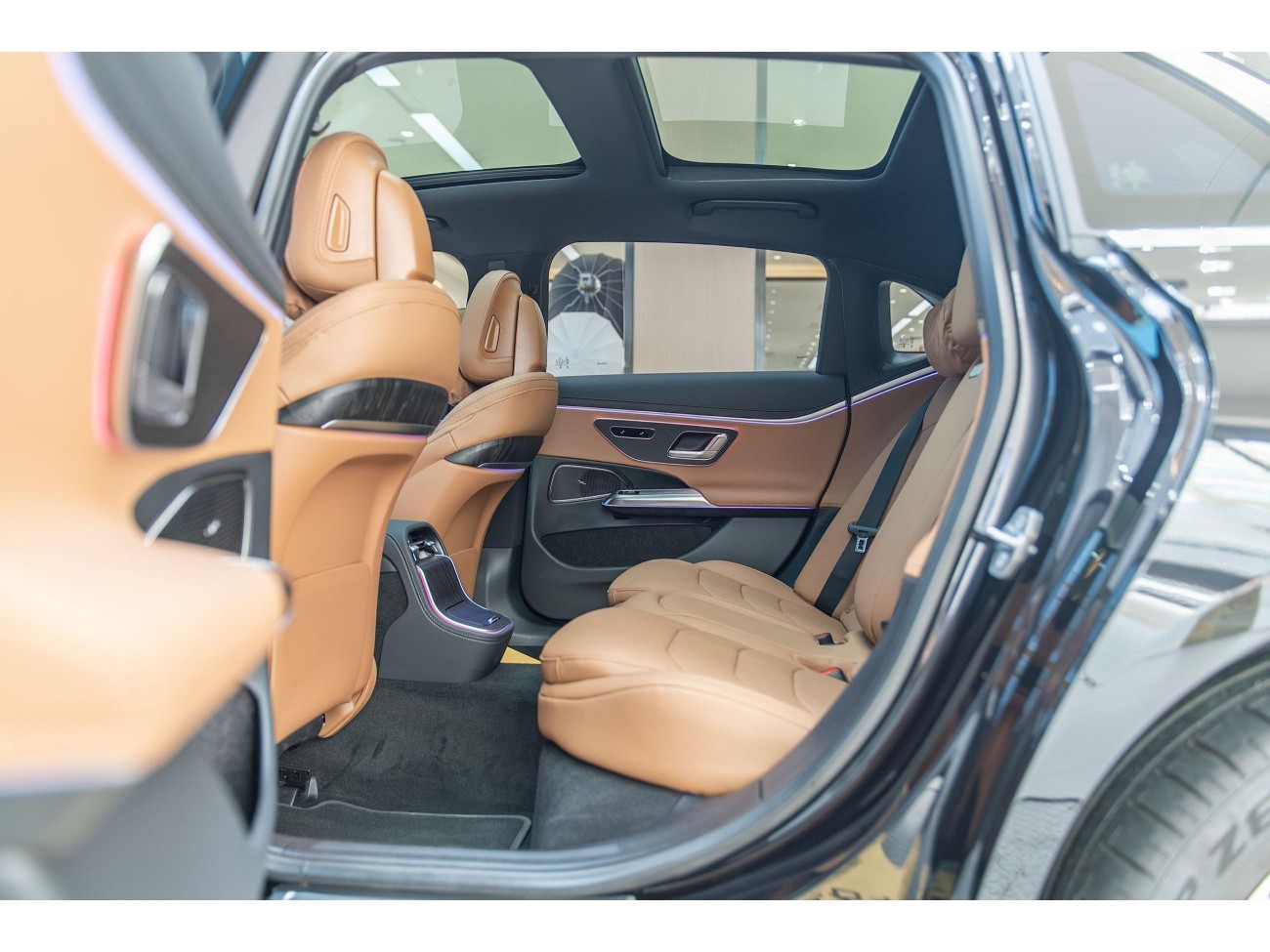 Mercedes-Benz E 350 e 2025