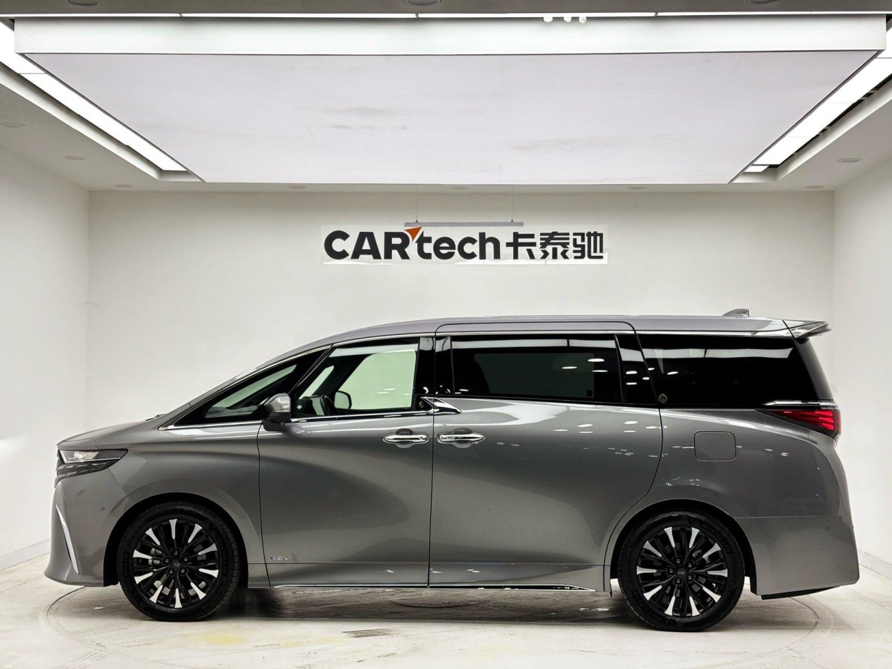 Toyota Alphard 2023