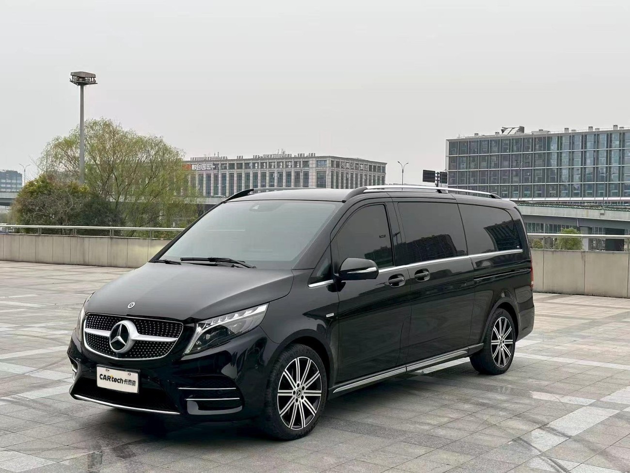 Mercedes-Benz V 2023