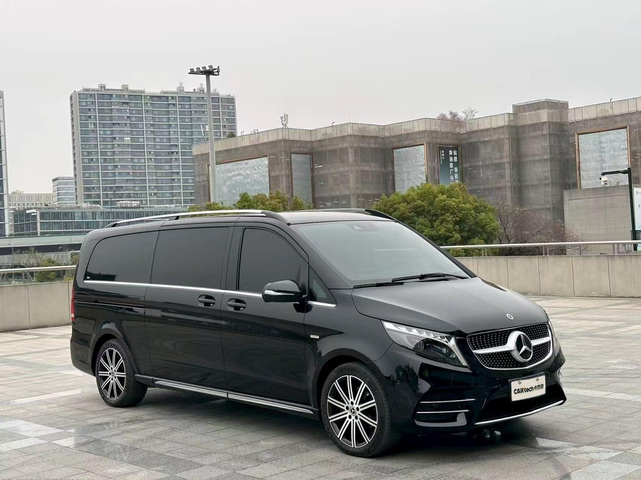 Mercedes-Benz V 2023