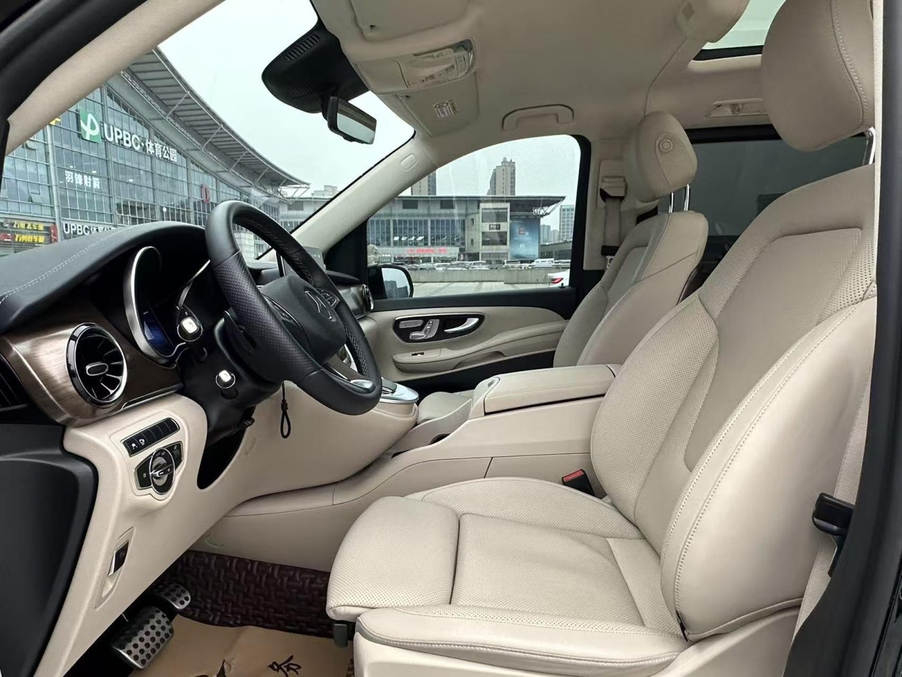 Mercedes-Benz V 2023