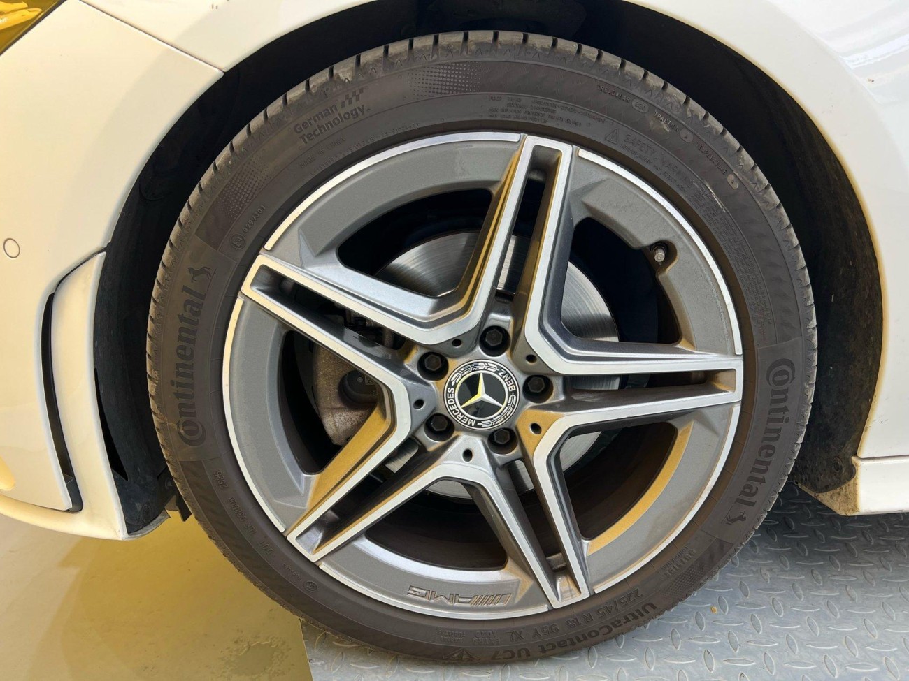 Mercedes-Benz CLA 200 2021