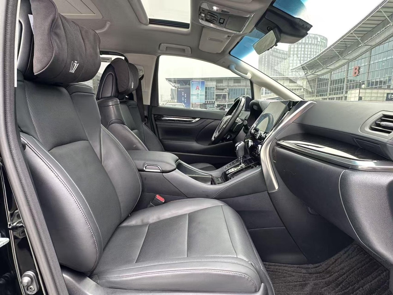 Toyota Vellfire 2023