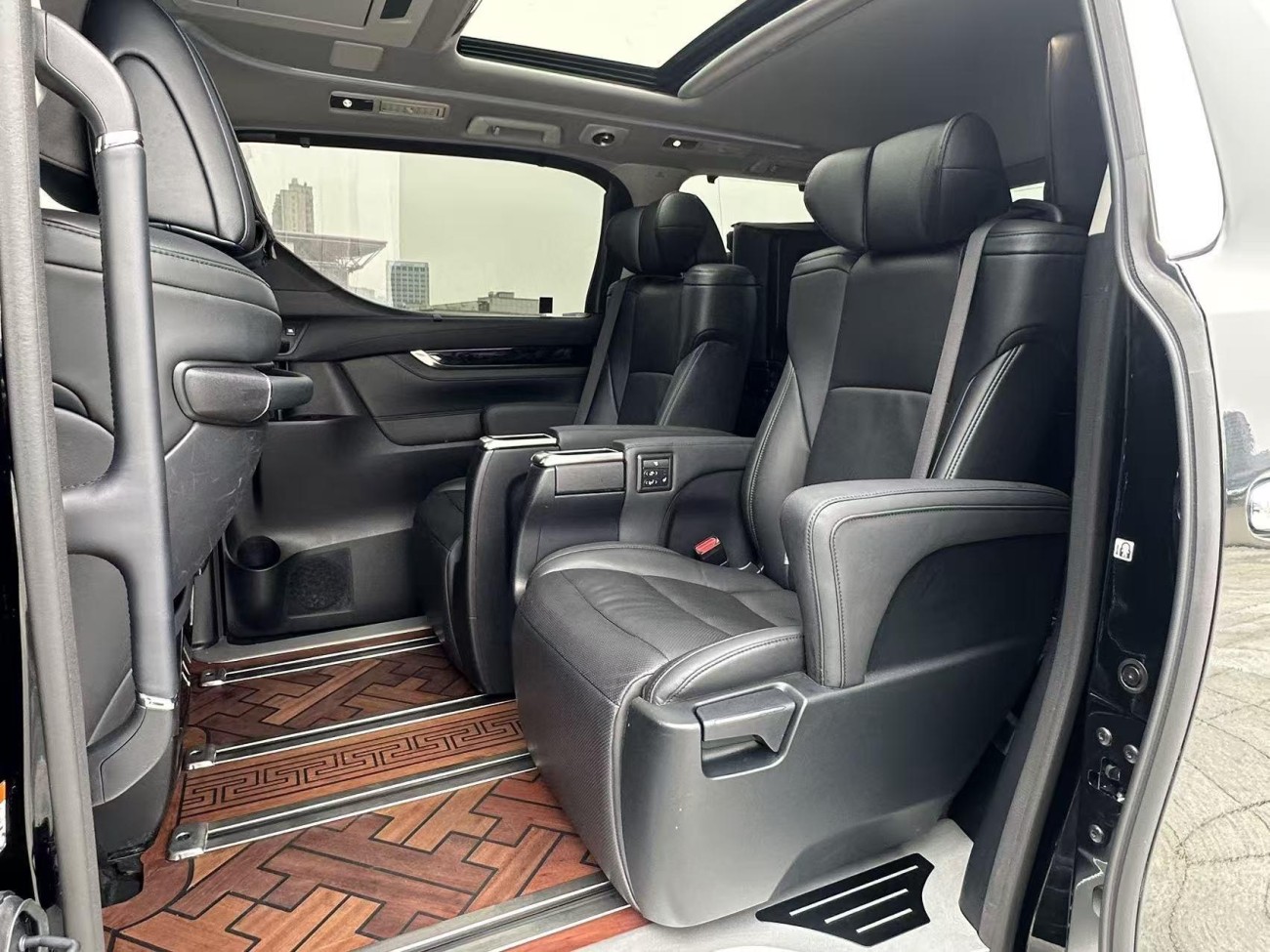 Toyota Vellfire 2023