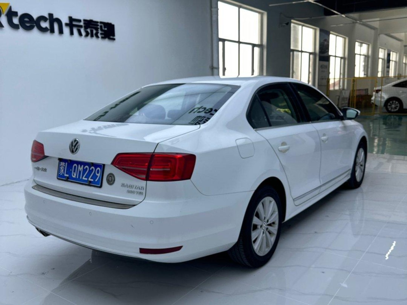 Volkswagen Sagitar 2016