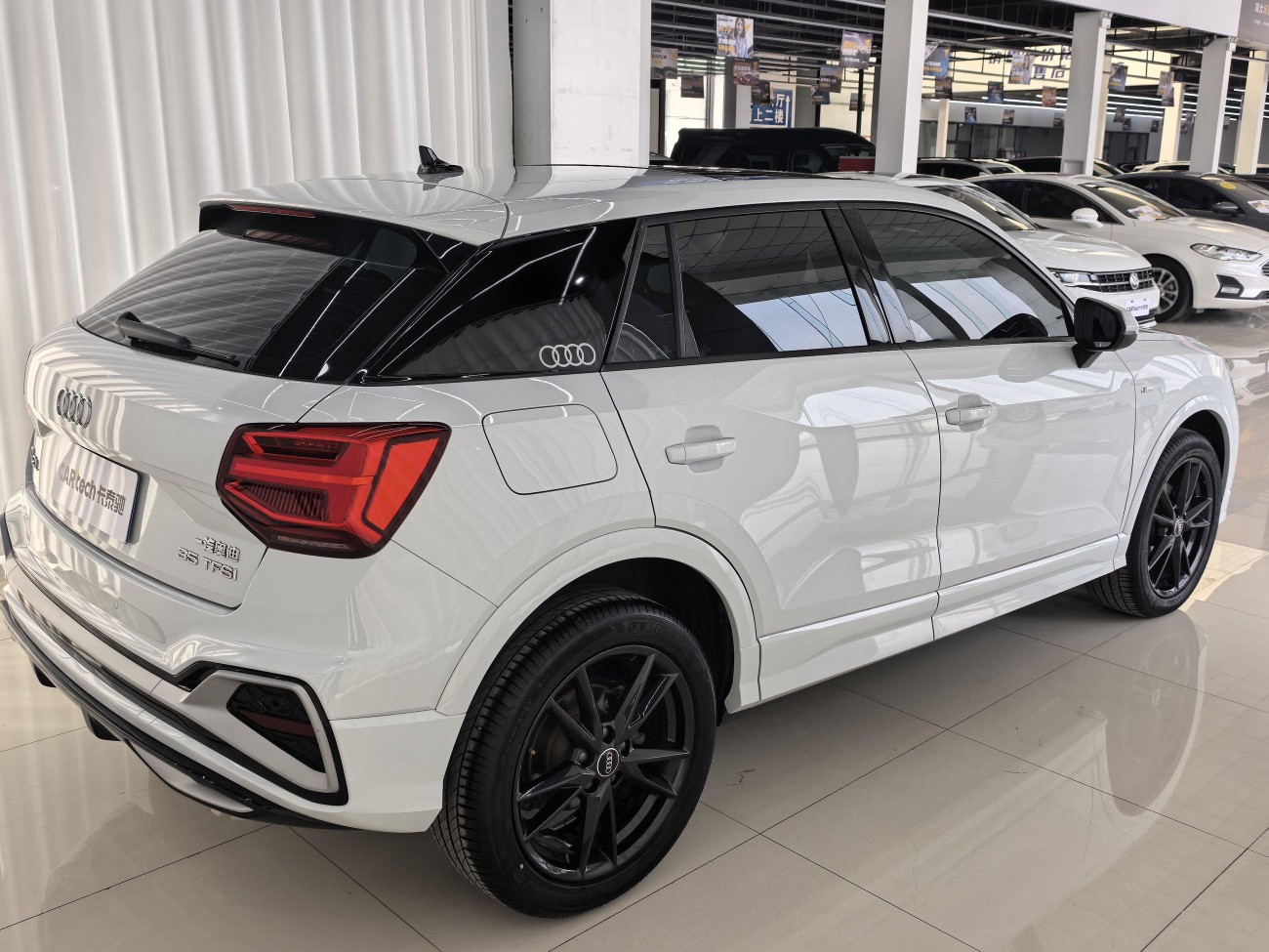 Audi Q2L 35 TFSI 2023