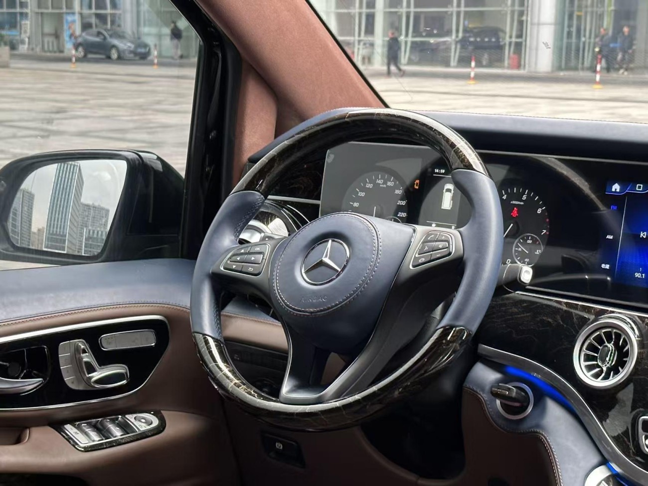 Mercedes-Benz 2023 2024