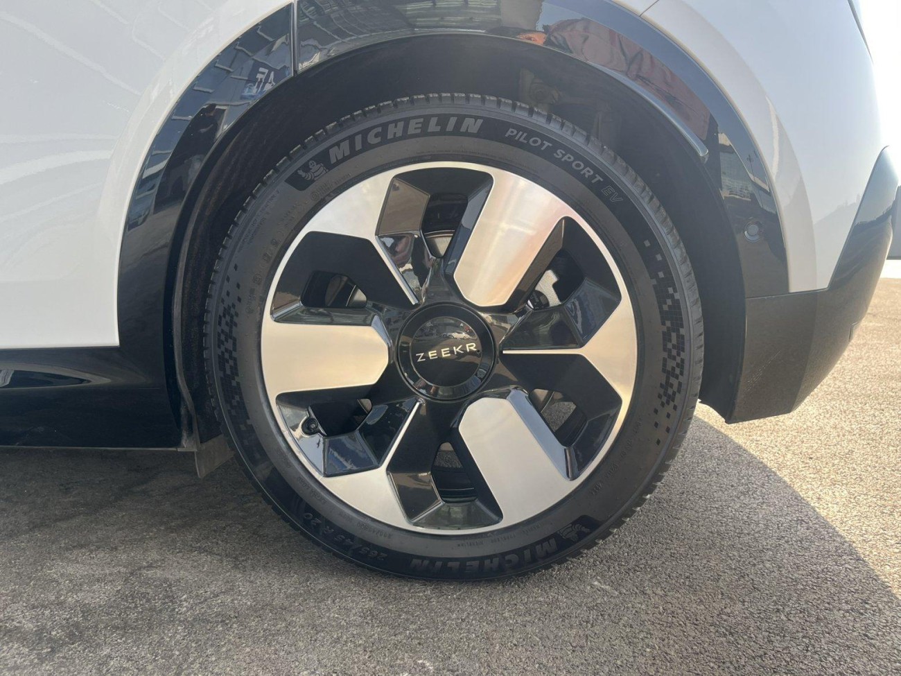 Zeekr MIX 2025