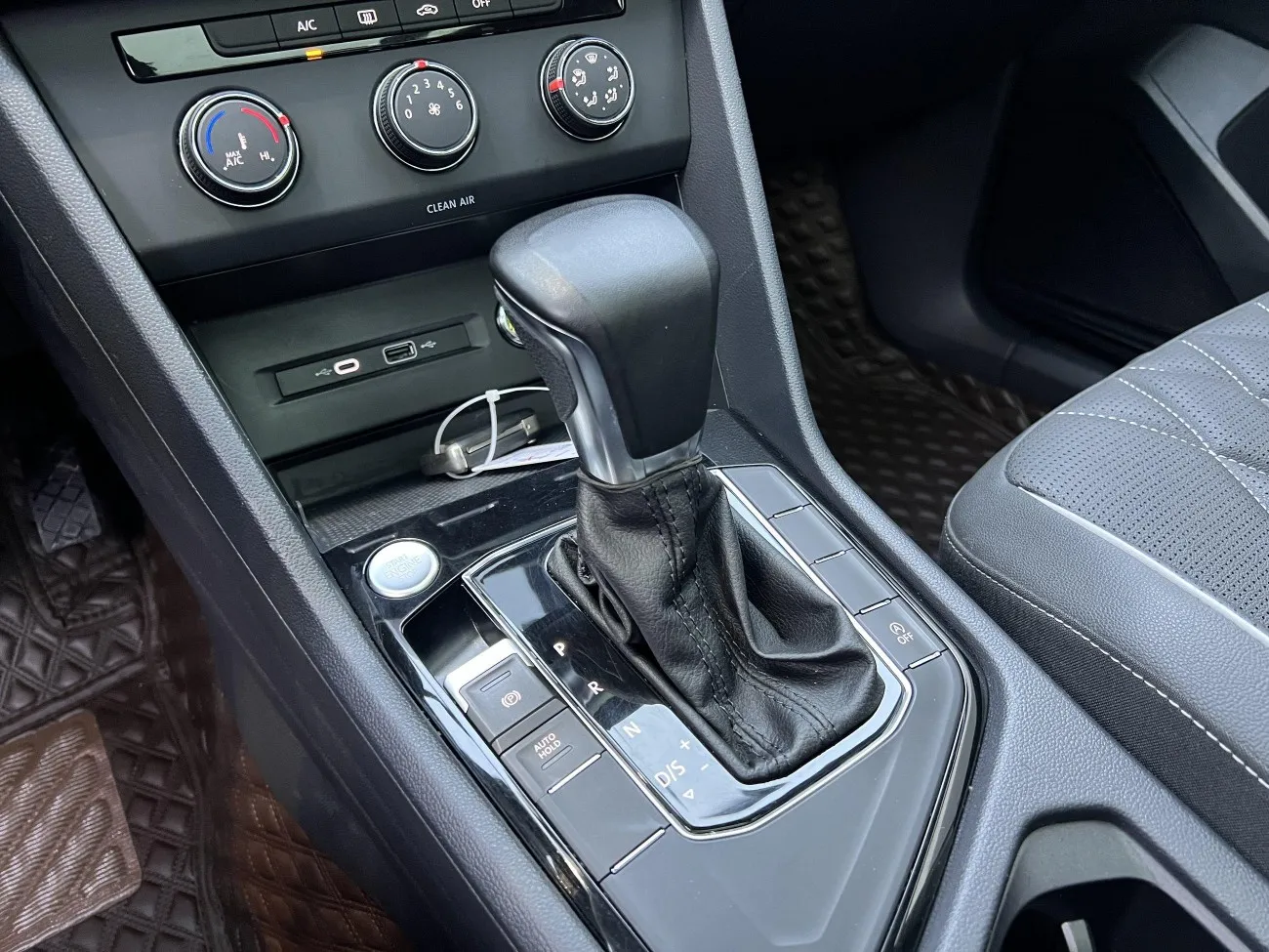 Volkswagen Tiguan L 2022