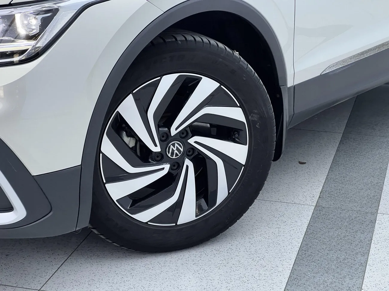 Volkswagen Tiguan L 2022