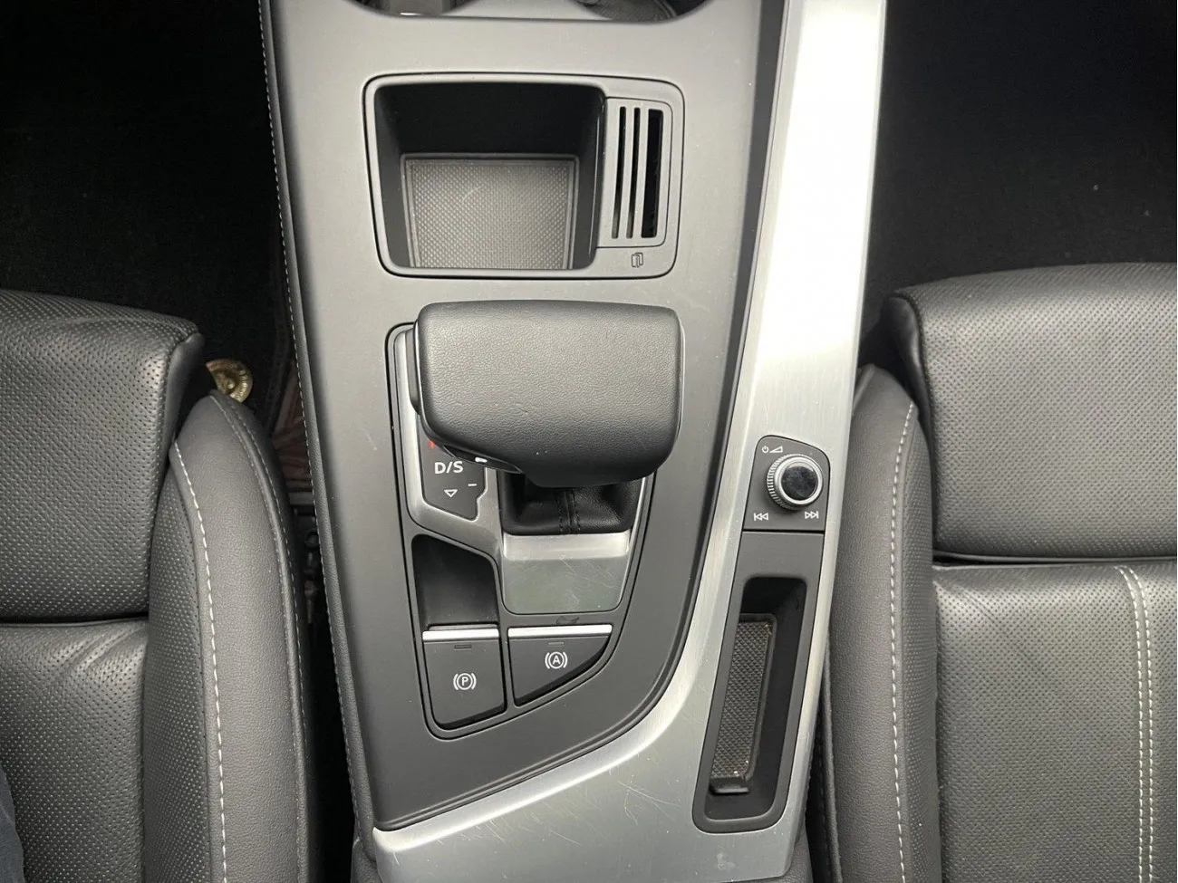 Audi A4L 40 TFSI 2023
